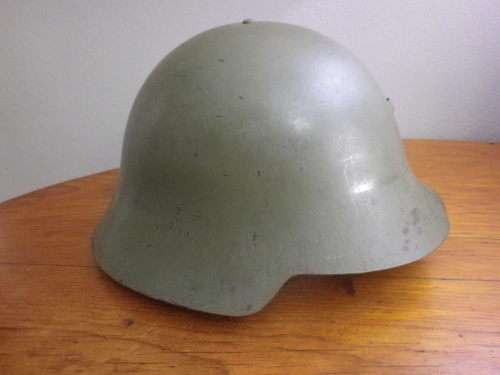 SPANISH MODEL 1938 EXERIMENTAL STEEL HELMET - DAMAGE TO LINER    (4729)