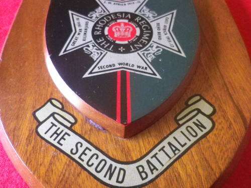 RHODESIA REGT.  - THE SECOND BATTALION PLAQUE    (1044)