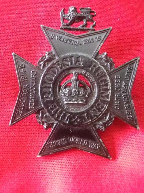 RHODESIA REGT. - BLACK ANODISED BERET  BADGE  -    (7721)