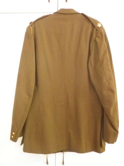 SAAF - WW2 MAJORS KHAKI TUNIC + PILOT WINGS + RIBBON BAR + MEDICS COLLARS - SOME MOTHING (4842)