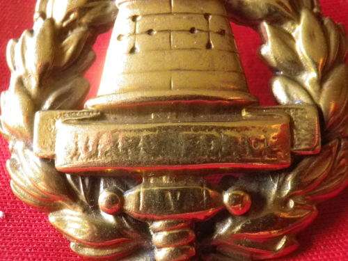 RHODESIA - GUARD FORCE KEEP SERGEANT MAJOR BRASS WRIST BADGE - MINOR POLISH   (7833)