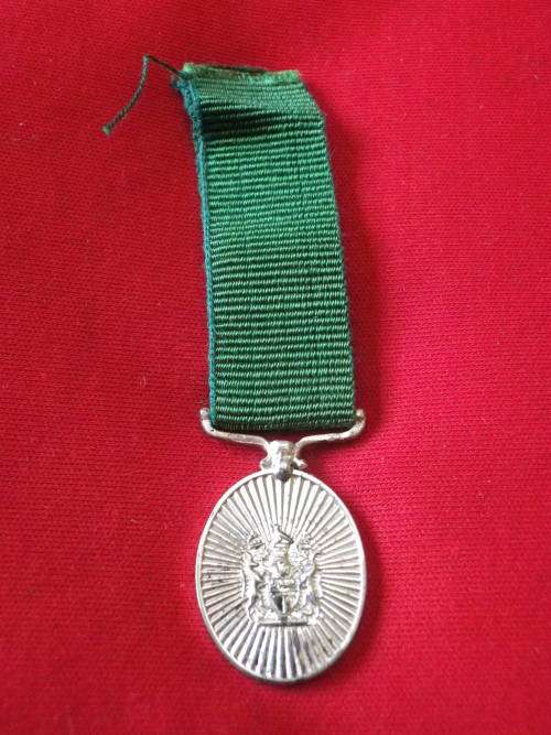 RHODESIA - RHODESIAN PRESIDENTS MEDAL FOR CHIEFS   - MINIATURE MEDAL     (7914)