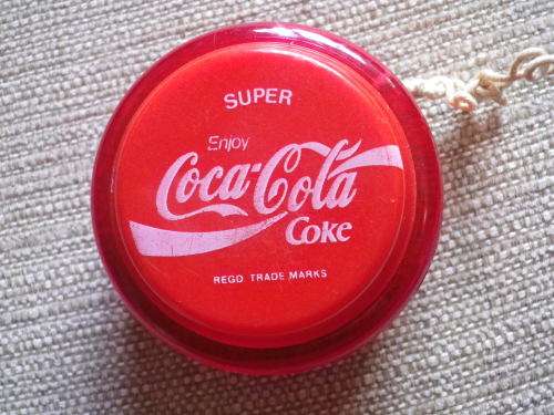 COCA-COLA  `SUPER`   YOYO - + STRING - CONDITION AS SEEN     (2906)