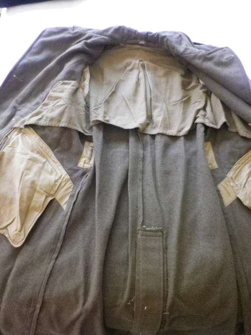 BRITISH & COLONIAL - KHAKI GREAT COAT FOR BATTLE DRESS WW2 ISSUE- WEIGHT 3.3 KGS MINOR MOTHING(4012)
