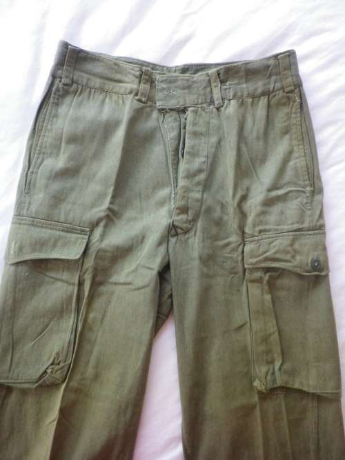 RHODESIAN WAR PICK UP -EX ZIPRA KHAKI SHIRT + TROUSERS - POOR CONDITION, MOST BUTTONS MISSING (4084)