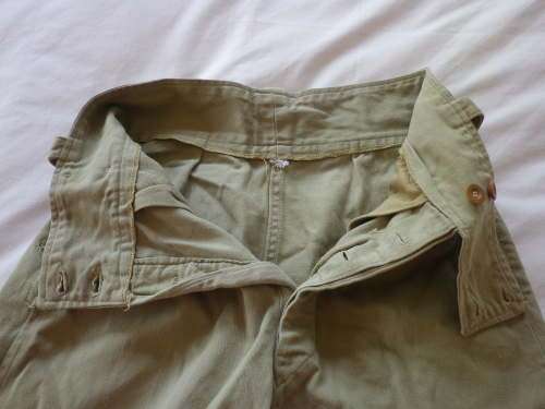 RHODESIAN ARMY EARLY 1960`S KHAKI SHORTS - VERY SMALL                 (1090)