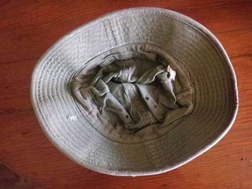 RHODESIAN WAR PICK UP - EX ZIPRA BUSH HAT - PORTUGUESE ? RIM 54.5CM / 21.5` - GOOD CONDITION (4127)