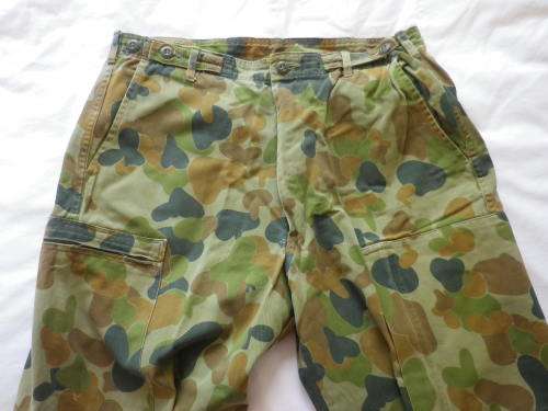 AUSTRALIAN ARMY `BUNNY EARS` PATTERN JUNGLE CAMMO SHIRT + TROUSERS     (4125)
