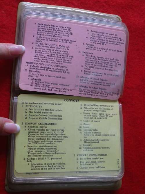 RHODESIAN ARMY FIELD BOOKLET - A LOT OF USEFUL INFO / PROCEDURES FROM THE BUSH WAR (8229)