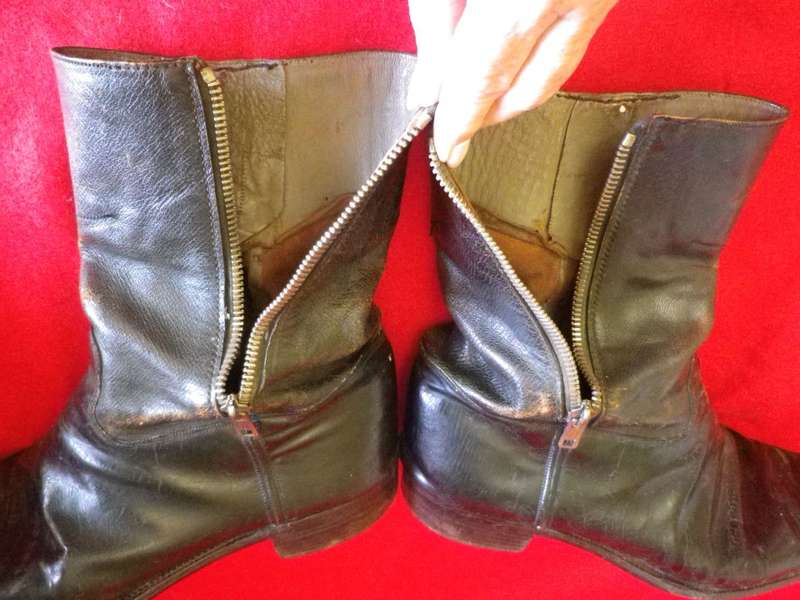 RHODESIA BSAP - PAIR SENIOR OFFICERS FULL DRESS (HALF-WELLINGTON) BOOTS   (8257)