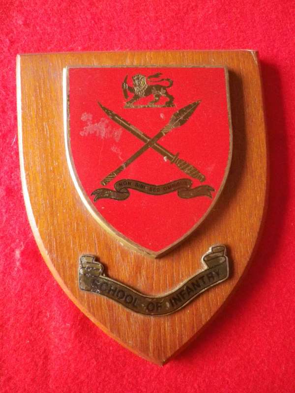 RHODESIAN SCHOOL OF INFANTRY PLAQUE                   (4150)