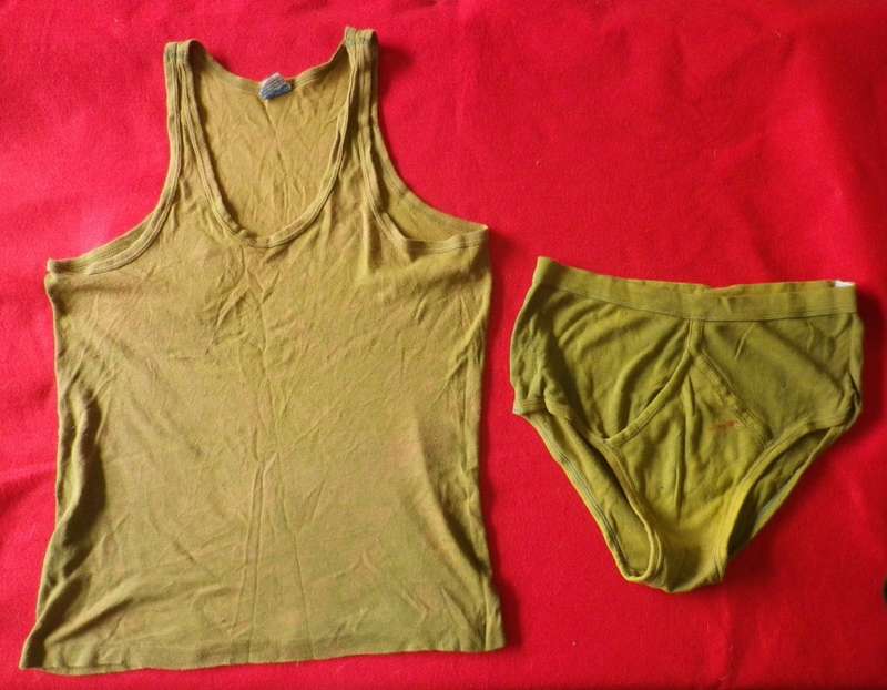 RHODESIAN ARMY -  ISSUED PT SHIRT SIZE 87 + UNDERPANTS - BOTH MADE MERIDIAN (8435)