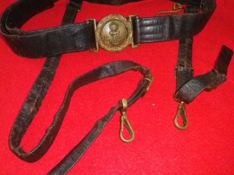 ROYAL NAVY - ROYAL NAVAL RESERVE WW1 OFFICERS SWORD BELT + CLASP - MAX LENGTH 87cm/34`  (4216)