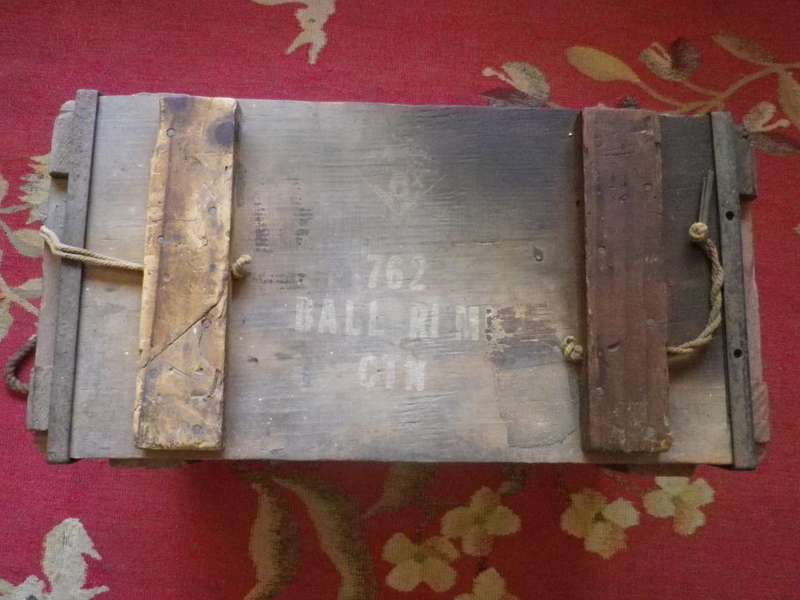 RHODESIAN ARMY WOODEN AMMO BOX - (EMPTY) SIZE 43cm X 21cm X 30cm -  WEIGHT 4.6 Kgs  (8619)