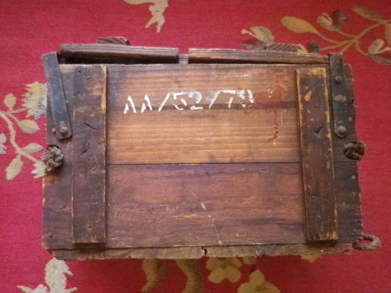 RHODESIAN ARMY WOODEN AMMO BOX - SIZE 43cmX21cmX30cm- WEIGHT 5.2 Kgs -LID DIFFICULT TO CLOSE (8621)