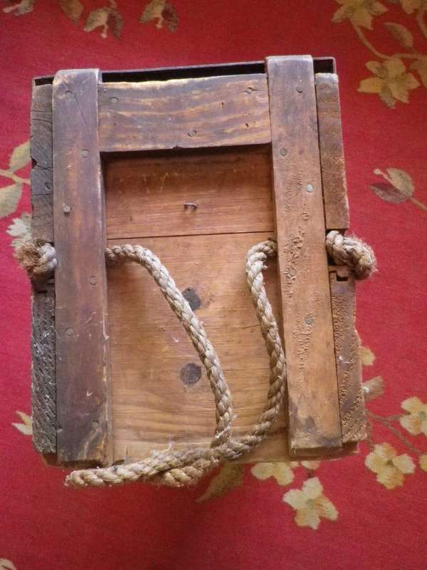 RHODESIAN ARMY WOODEN AMMO BOX - SIZE 43cmX21cmX30cm- WEIGHT 5.2 Kgs -LID DIFFICULT TO CLOSE (8621)