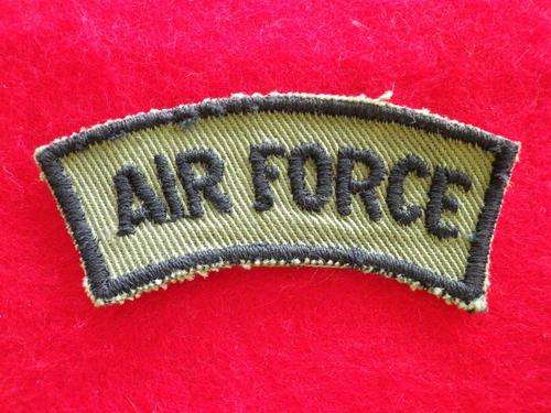 RHODESIA - RHODESIA AIR FORCE COMBAT DRESS SHOULDER TITLE