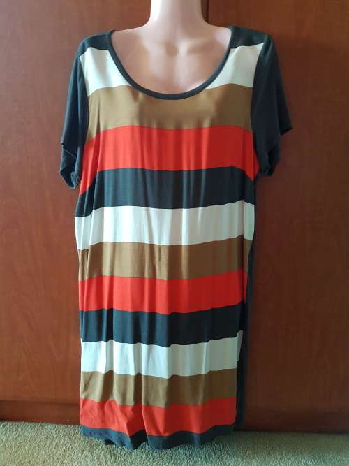 Short Dress by Studio.W (Woolworths Brand) OR Long Top / Great with Leggings / Size: 8