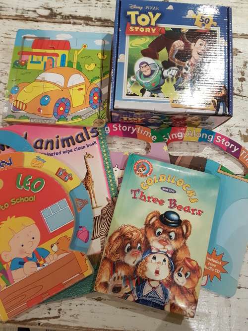 Bulk Lot of Children's Books & Puzzles / Bargain Bid!