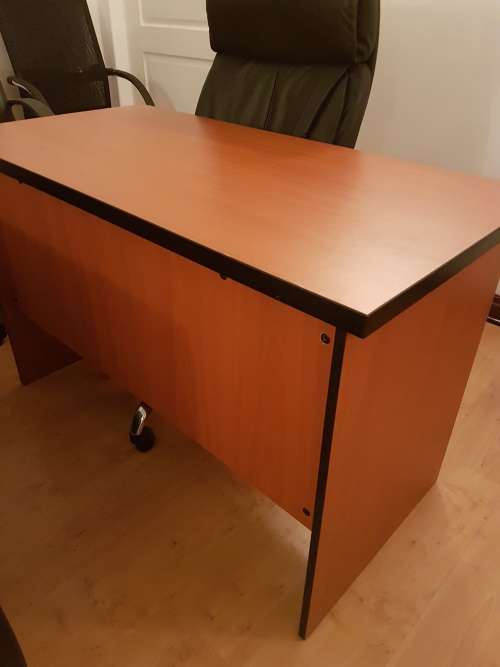 Office Desks / 4 Available for Bidding On / Bargain Starting Bid / In Excellent Condition!