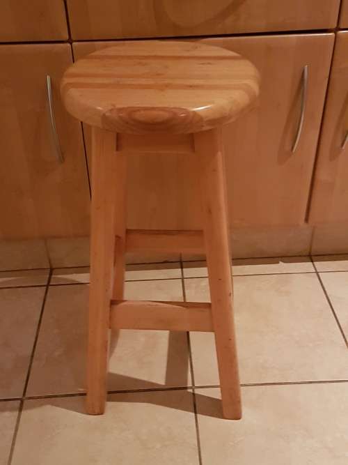 4 x Wooden Bar Stools up for Grabs! Bargain Starting Bid! In Excellent Condition!