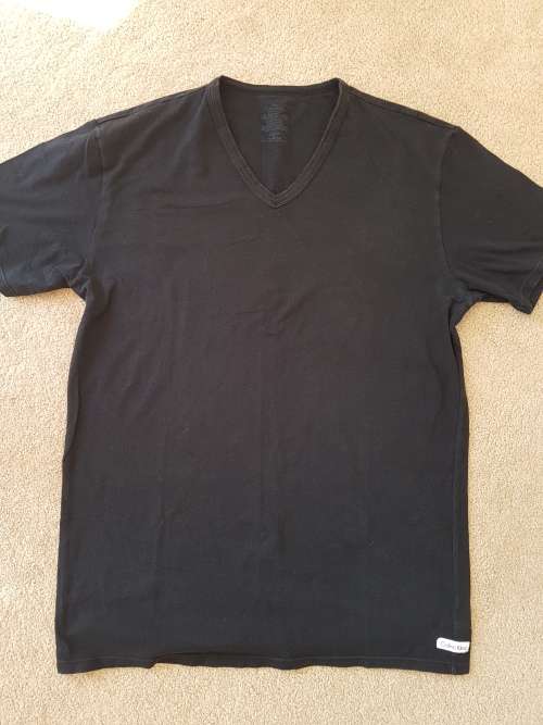 Men's Branded "Calvin Klein" Black V Neck TShirt / Size: M / In Excellent Condition! Bargain Bid!