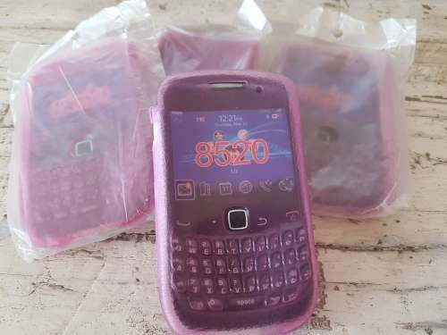 Blackberry 8520 Cell Phone Cover / Bargain R1 Starting Bid!