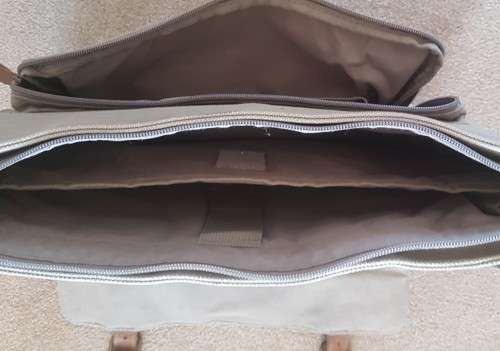 Arthur Jack Messenger Satchel Bag / In Good Condition / Bargain Starting Bid!