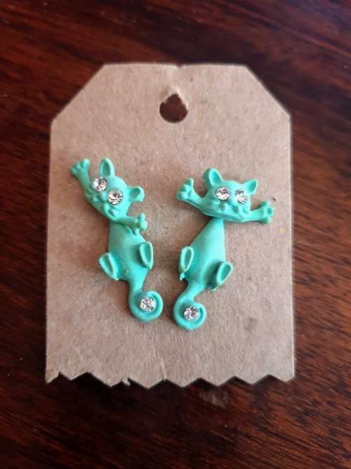 Cute green diamante cat earrings - the heads and bodies move
