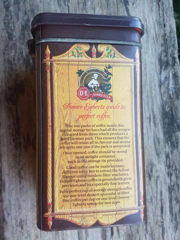 *** Collectors item *** Rare Douwe Egberts coffee roaster tin No dents, hard plastic top with metal