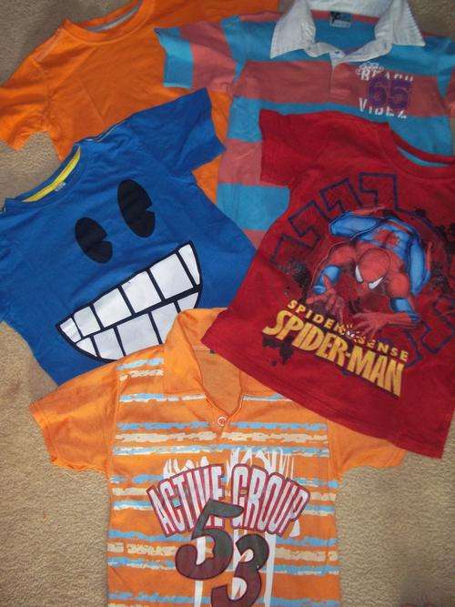 Mixed lot of boys Tshirts (5 in total) - secondhand