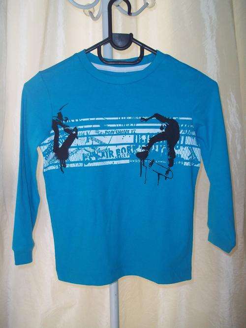 Boys branded long sleeve Tshirt (age 6 to 7) - new!