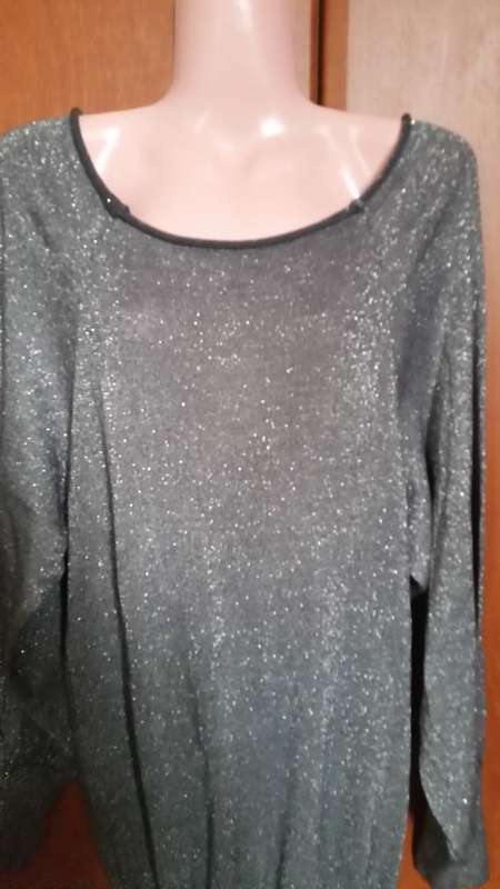 Silver Glitter Long Sleeved Top - In Excellent Condition, Like New!!! Bargain Bid!!!