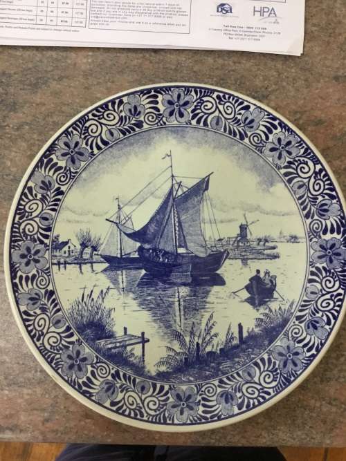Beautiful large Delft plate