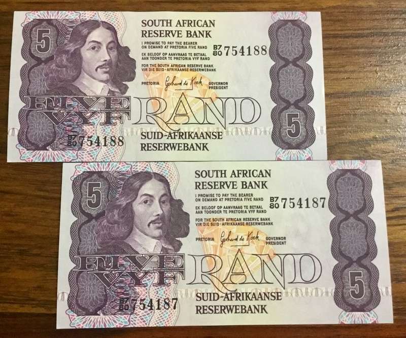 GPC DE KOCK  ~  2 x consecutive UNC Five Rand Bank Notes