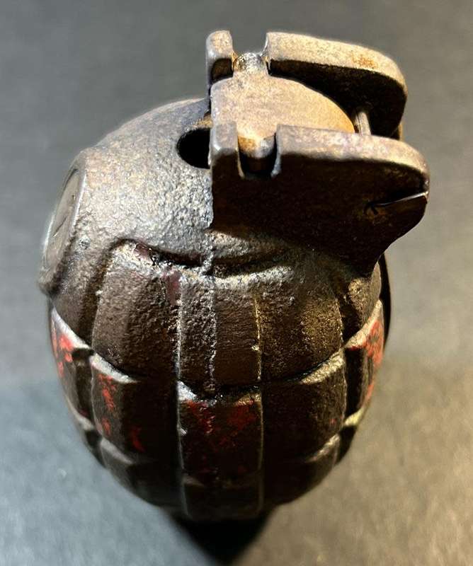 World War 2 Mills Hand Grenade Complete ( Inert - Deactivated ) - Mills Bomb