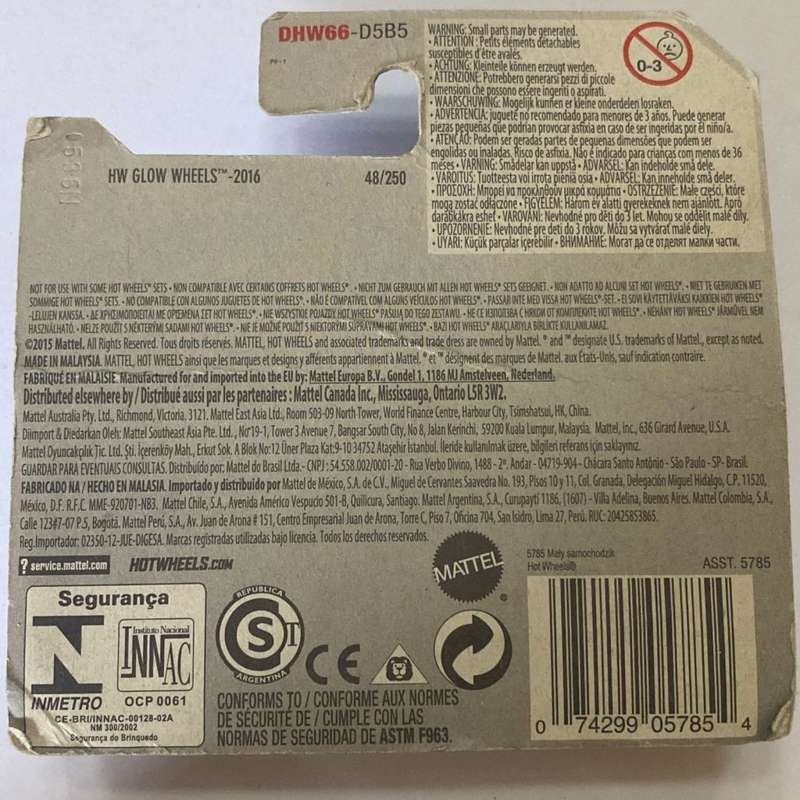 Hotwheels Diecast on Card:2016 Glow Wheels