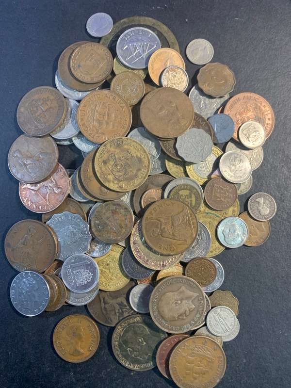 Mixed lot of 100 coins