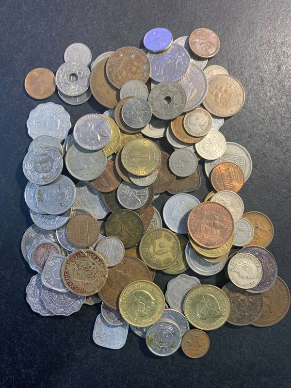 Mixed lot of 100 coins