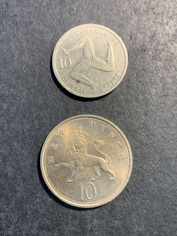 Collection of British 10 pence coins