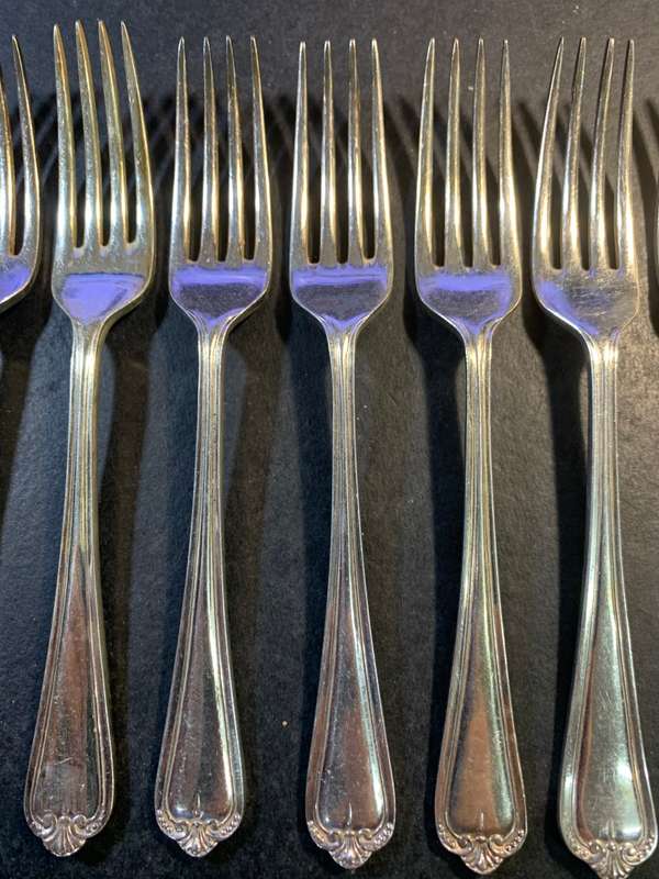 Argyle plated silver forks x 12