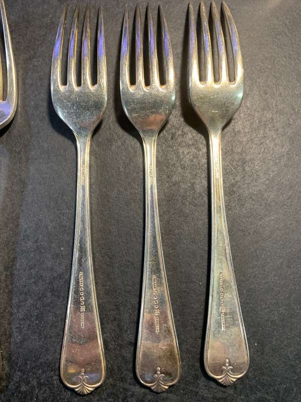 Argyle plated silver forks x 12