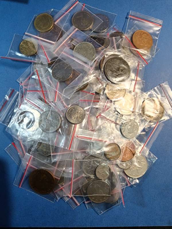 mixed lot of 100 coins