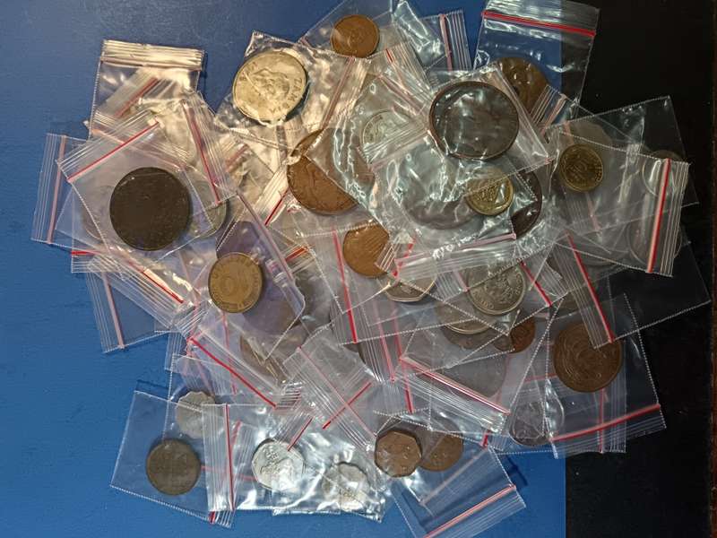 mixed lot of 100 coins