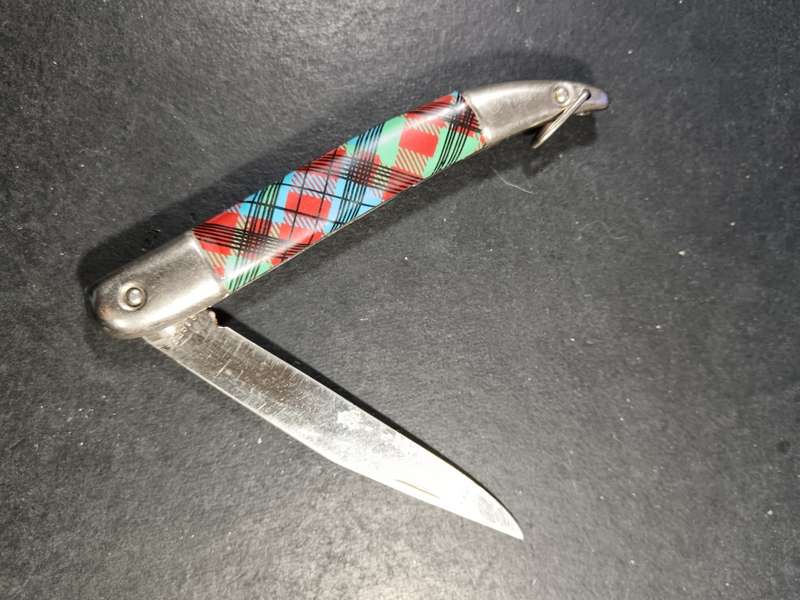 Sable pocket knife