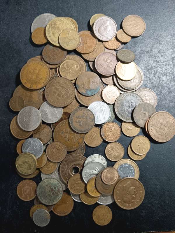 mixed lot of 100 coins