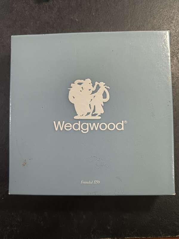 Beautiful Wedgewood small plate