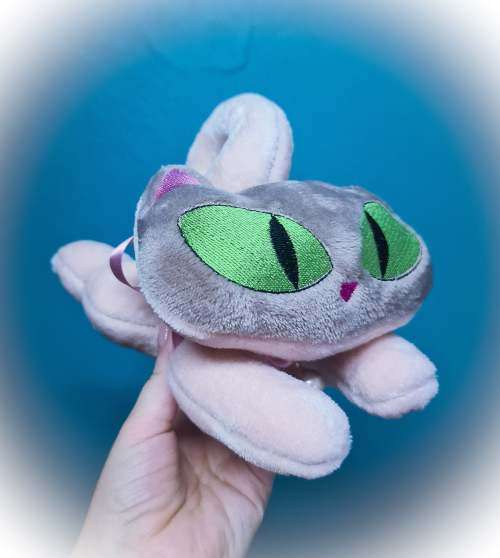 Kitty Plushie - Light Brown Green Eyes