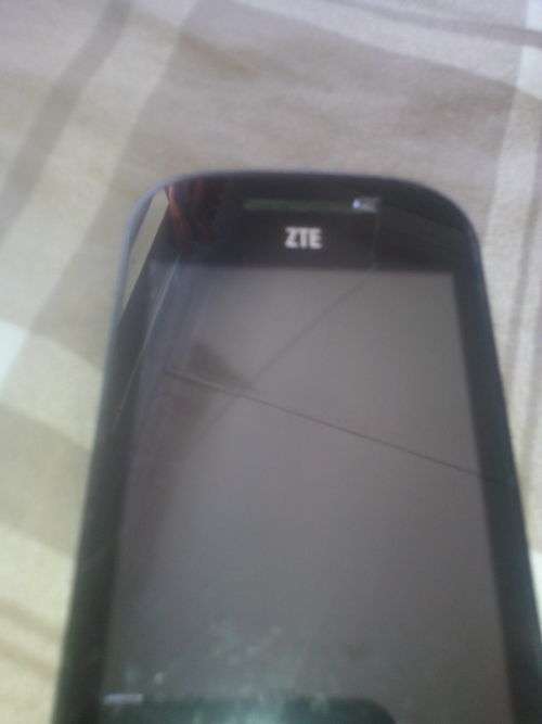 2 x ZTE Switch X1 Smartphones