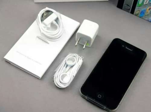 NEW Apple iPhone 4 8GB 5MP Camera IOS Smartphone